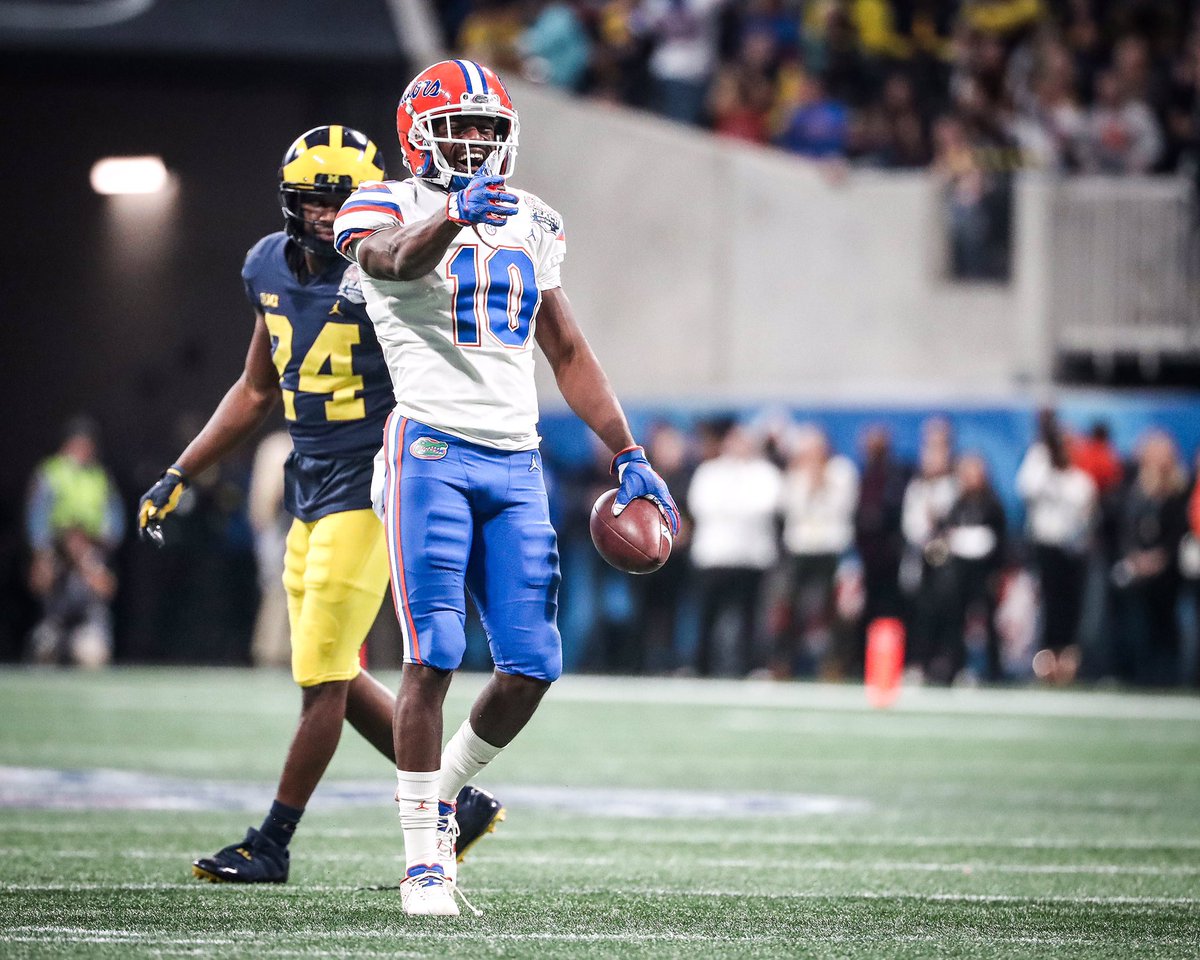 GatorsFB's tweet photo. #UFGrad:
🐊 @J_Hammond10
🐊 @ktrask9
🐊 @ryanrunfarr
🐊 @SpaceGhost_11
🐊 @kylanjohnson28
🐊 Andrew Ivie
🐊 Dr. Stephen Alli
Details: https://t.co/ZdSNg6Ut5T
#GatorsAlways https://t.co/hB8pu2ubZ7