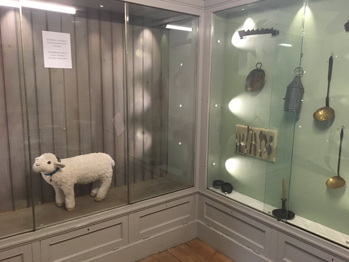 DyckmanFarm's tweet photo. Luna was checking out the Relic Room and noticed an empty case... Local artist Peter Hoffmeister will be adding new work for Ground Revision, a yearlong exhibition at DFM. Come see his incredible new art in different rooms throughout the house! #localart #explorenyc #LunaDFM https://t.co/BYQnDHtllW
