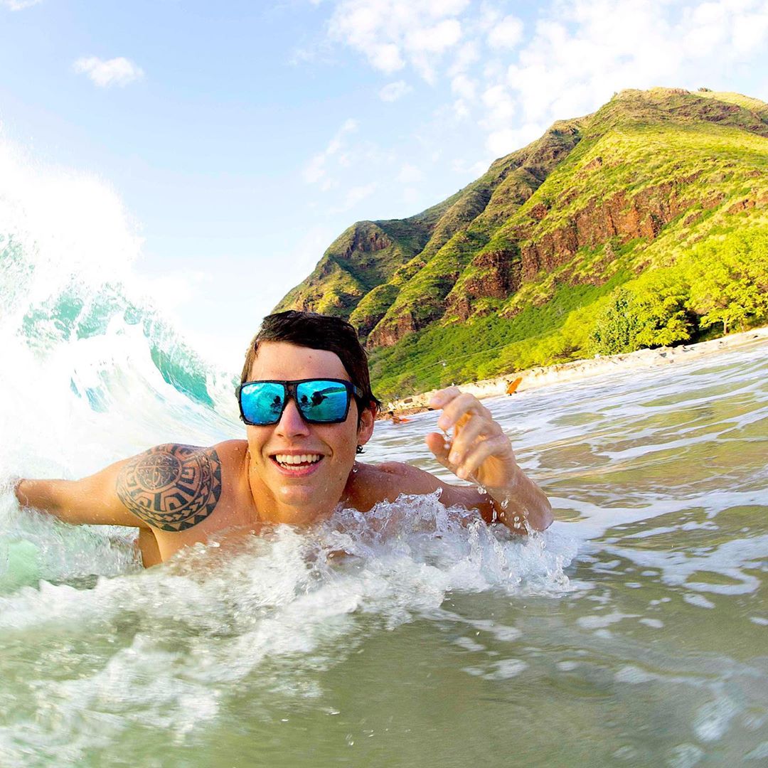 MarchonEyewear's tweet photo. Bodysurfing into the weekend with the @dragonalliance Verse H2O Floatable sunglasses. 😎🌊 #TheyFloat
Visit https://t.co/meZb15IN2l for more info.
#repost @dragonalliance https://t.co/RnUX0vnnwE