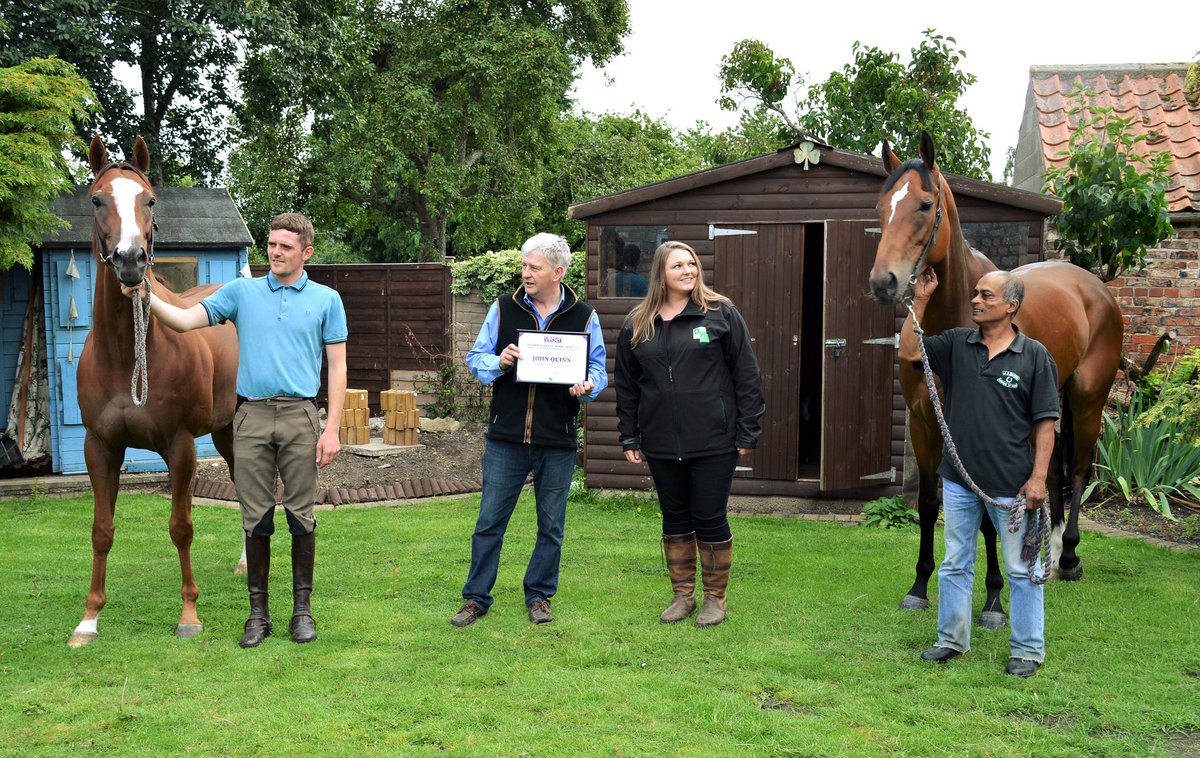 dandhdirect's tweet photo. Yesterday we visited @johnquinnracing, to deliver John’s prize for being awarded VetSet ‘Trainer of the Quarter’ in @trainer_mag 🏆 It was an absolute pleasure to meet John himself, and the many invaluable team members who contribute to this yard’s successes. 

#HorseRacing https://t.co/hzwQk2mcql