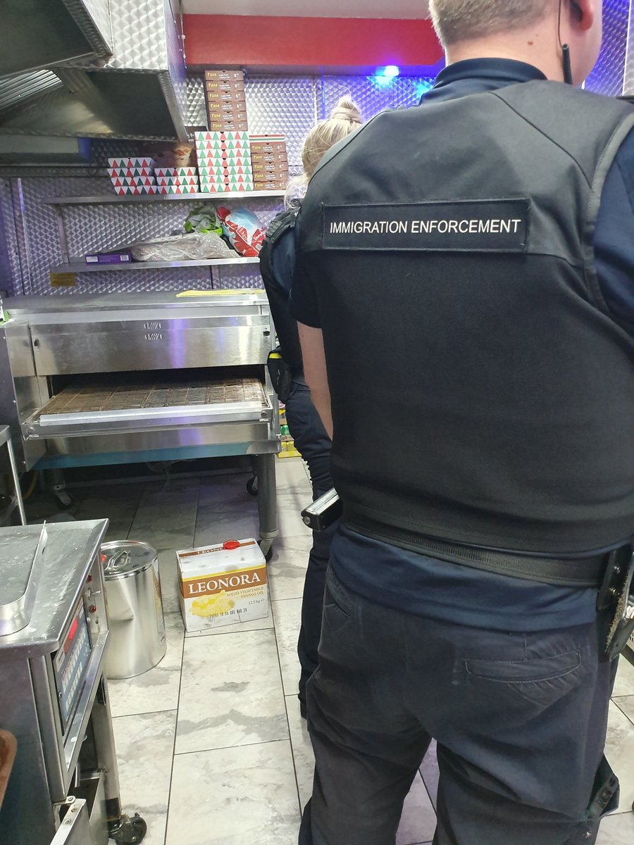 BordesleyWMP's tweet photo. We have been on a joint operation with immigration this afternoon checking the working rights of people working in local takeaways. Individuals have been asked to leave and cease working immediately. #norighttowork #illegalworking https://t.co/OADMrtZKJC