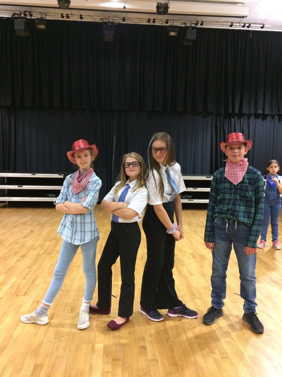 theatrekidzdev's tweet photo. What another fabtastic 2019 summer school! Well done everyone! #summerschool #weekend-classes #dance #singing #drama #honiton @BeehiveHoniton https://t.co/4qYn52I6N4