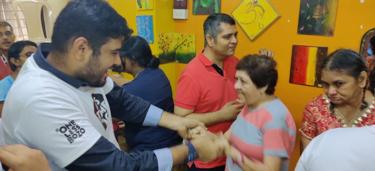 viacom18's tweet photo. The final day of #ViacommunityWeek comes to an end!
The week was nothing short of a fun, magic and learning for Team #Viacom18 at @advitya_mumbai. It is time you do your bit and be that #OneLessBozo too. https://t.co/aUz5ICTOvX