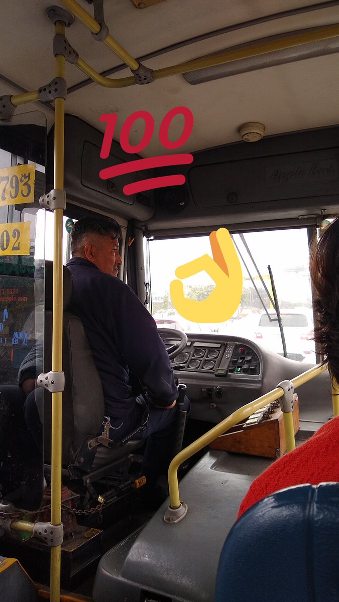 lamononeurona's tweet photo. Este chófer de la línea CR02 Callao Surco es un caballero! Saluda a todos, se despide y da las gracias, y a las señoras mayores las ayuda a bajar personalmente (y no tiene cobrador), realmente uno en un millón! 👏👏👏
Bravo señor! https://t.co/0Qfx3LsMR1