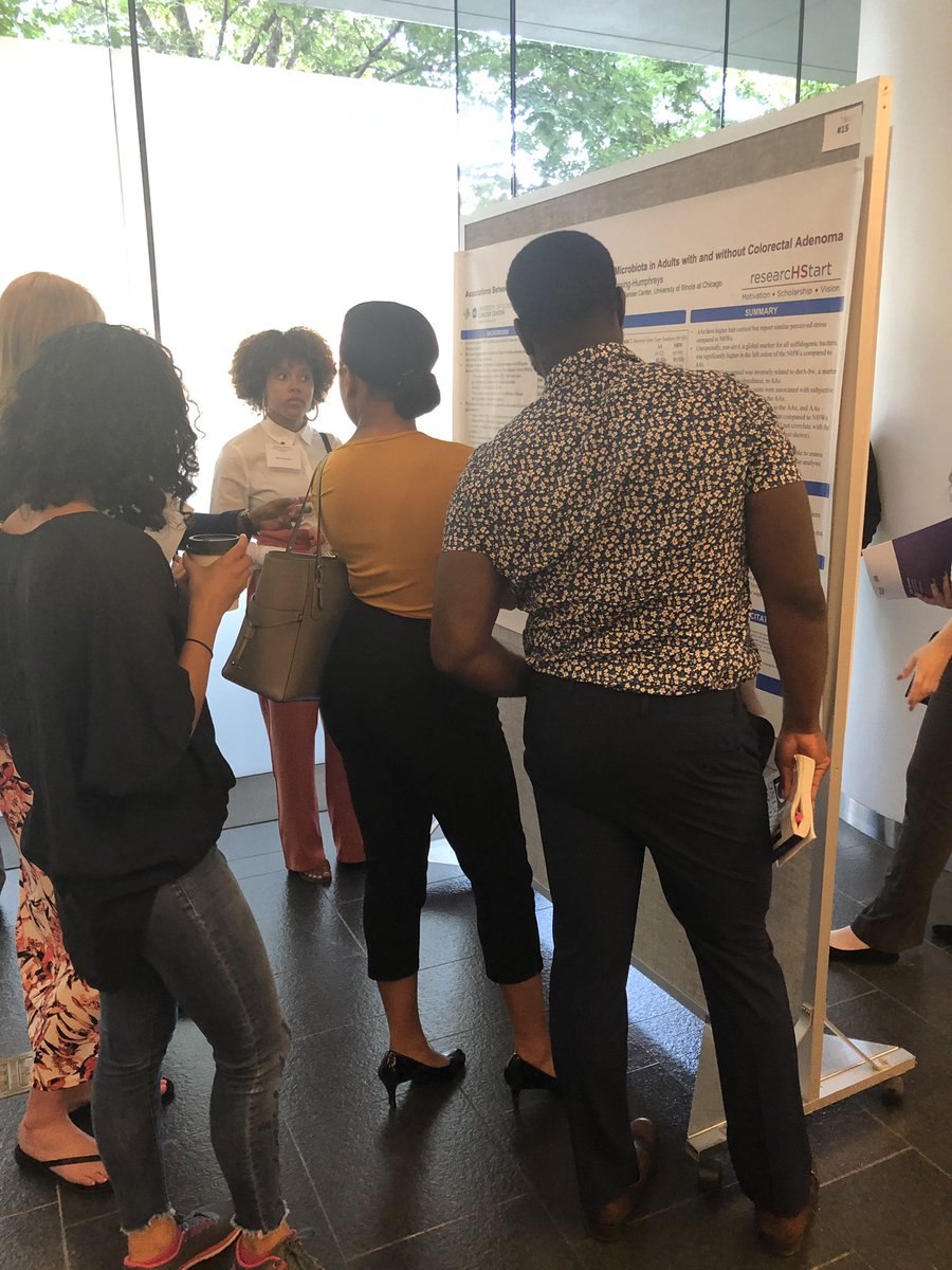 UCCancerCenter's tweet image. ResearcHStart students explain their research findings from their lab experiences. Lots of interesting studies on various aspects of cancer. #researcHStart