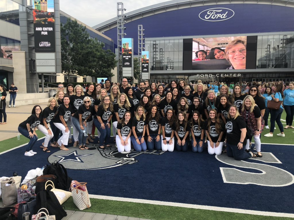 HaleyHudnall's tweet photo. #camprobertson #FISDconvocation2019 https://t.co/Iae7cYCP4D
