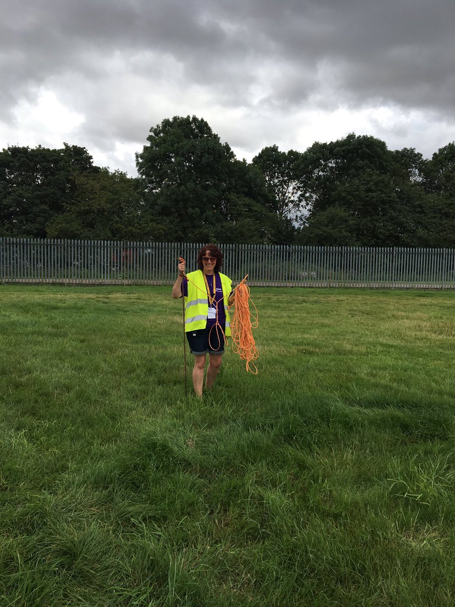 UnitedWine's tweet photo. Now to get all that orange rope in. Lovely Lorna unstakes the Car Park:) https://t.co/DwJVykjXx1