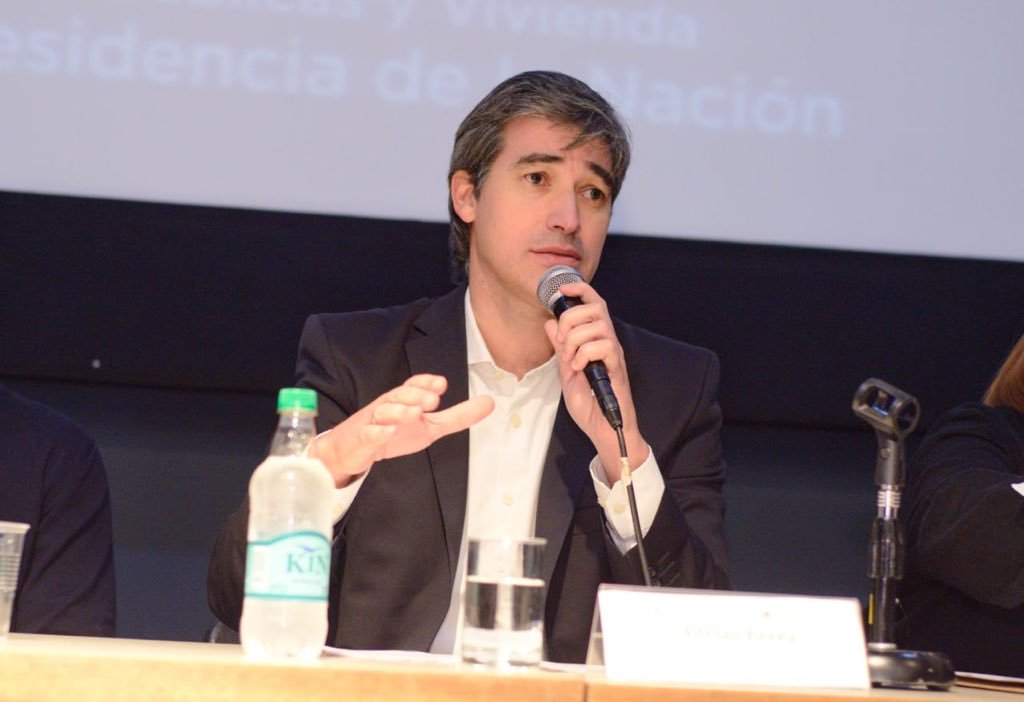 AlToqueNoti's tweet photo. A horas de las #PASO te contamos cómo es el escrutinio provisorio, el escrutinio definitivo y cuál tiene validez legal. #Elecciones2019 
Entrevista a @adrianperezARG 👉🏻https://t.co/ZmumBKQ15d https://t.co/P5YOY0jBVy