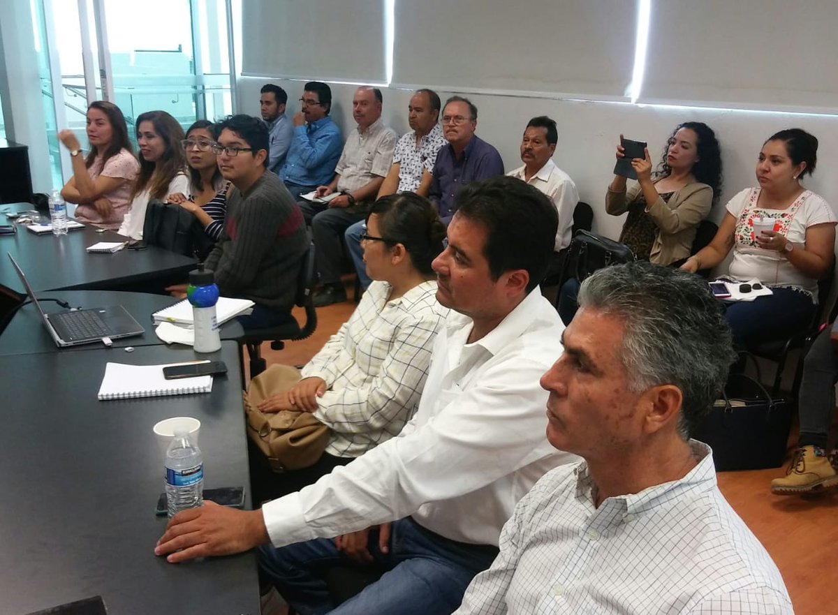 campogobgente's tweet image. En reunión de comercialización se explicó a las unidades de producción agropecuaria, que la finalidad de las coberturas es asegurar un precio competitivo en la venta de los granos al momento de la cosecha del ciclo primavera verano, para los productores del estado de Guanajuato.