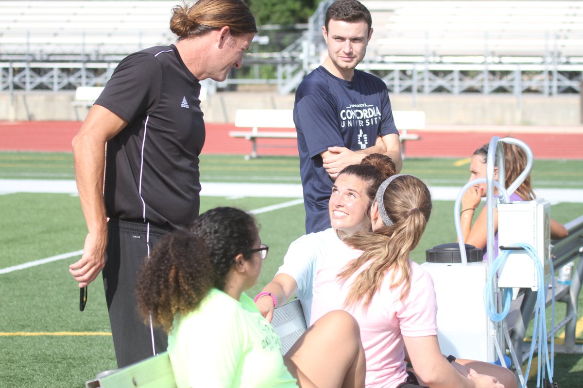 BulldogsRetired's tweet photo. ⚽ @CUNEWSoccer day ☝️. #RTB 🔔 https://t.co/3Rn2l9jseV