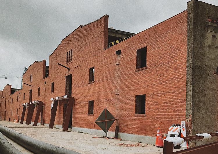 #Repost For the first time in over a century, these barn doors will be opened for artisanal restaurants and unique entertainment. Mule Alley is not only making history, it's preserving history for future generations!   
📷: <a href="/m2gventures/">M2G Ventures</a>
#StockyardsHeritage #MuleAlley #ComingSoon
