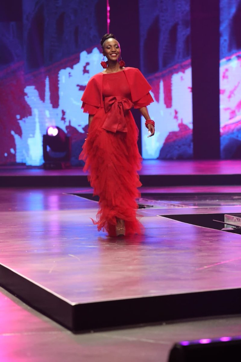 Official_MissSA's tweet photo. The last #DreamWalker in the #MissSA2019 Top 5 is @MpumeMaduna26.

“As women, when we stand together, we have the opportunity to do great things.”

#MpumeForMissSA https://t.co/bX0eYqNIoR