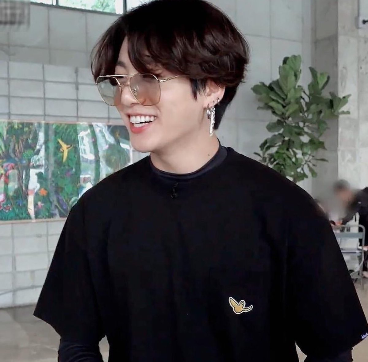 JKsMaterial's tweet photo. I have an announcement 

cr: @/jjksdetails on Ig

#MTVHottest BTS @BTS_twt 
#JUNGKOOK #JK #BTS #정국 https://t.co/VFkNW5LA6D