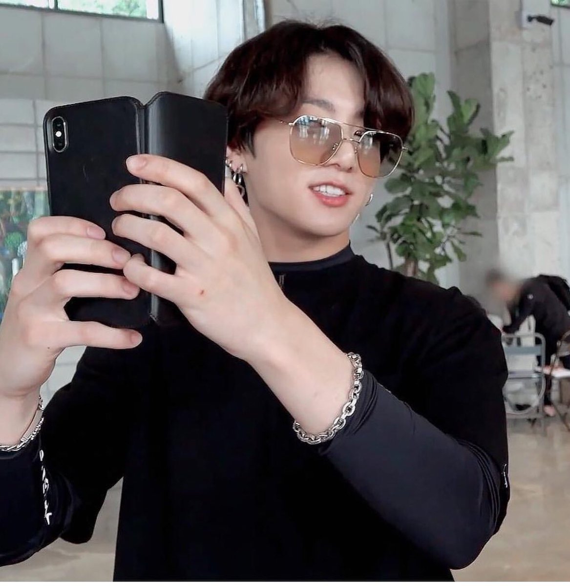 JKsMaterial's tweet photo. I have an announcement 

cr: @/jjksdetails on Ig

#MTVHottest BTS @BTS_twt 
#JUNGKOOK #JK #BTS #정국 https://t.co/VFkNW5LA6D