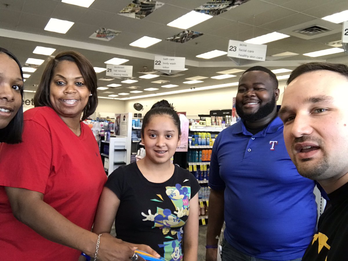 MrWoodsteaches's tweet photo. Give 2 students school supplies #student1 @Reed_Middle #2020vision #Vision2020 https://t.co/4I8OeqLVQk