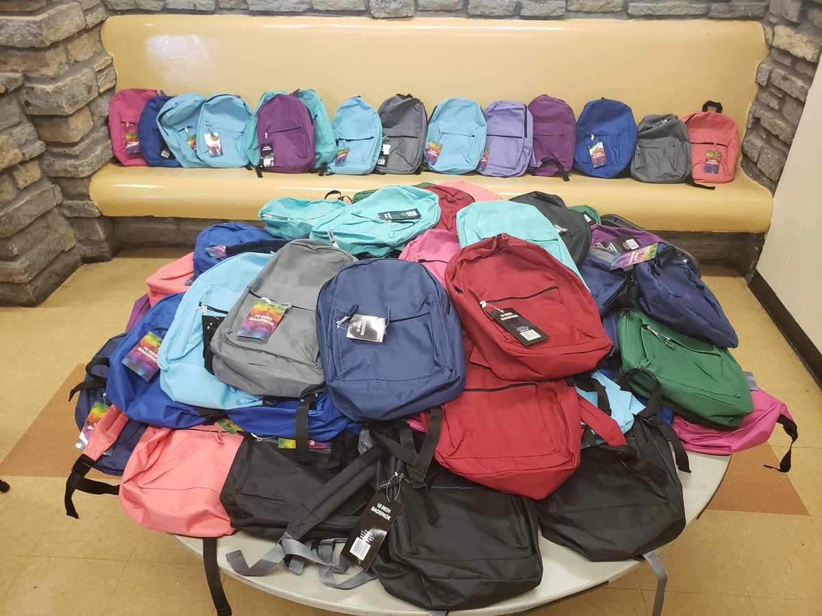 CincyPD's tweet photo. #BlueLineFoundation back to school event at the Oak Ridge Lodge. Great fun, great purpose, great kids! Best of luck this school year! https://t.co/KWGwyitFOv