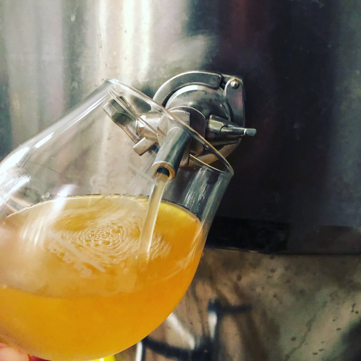 All done for the week. 😀 It would be rude not to have a beer straight from the uni tank. 🍺
______________________________
#craftbeer #craftbrewery #oxbrew