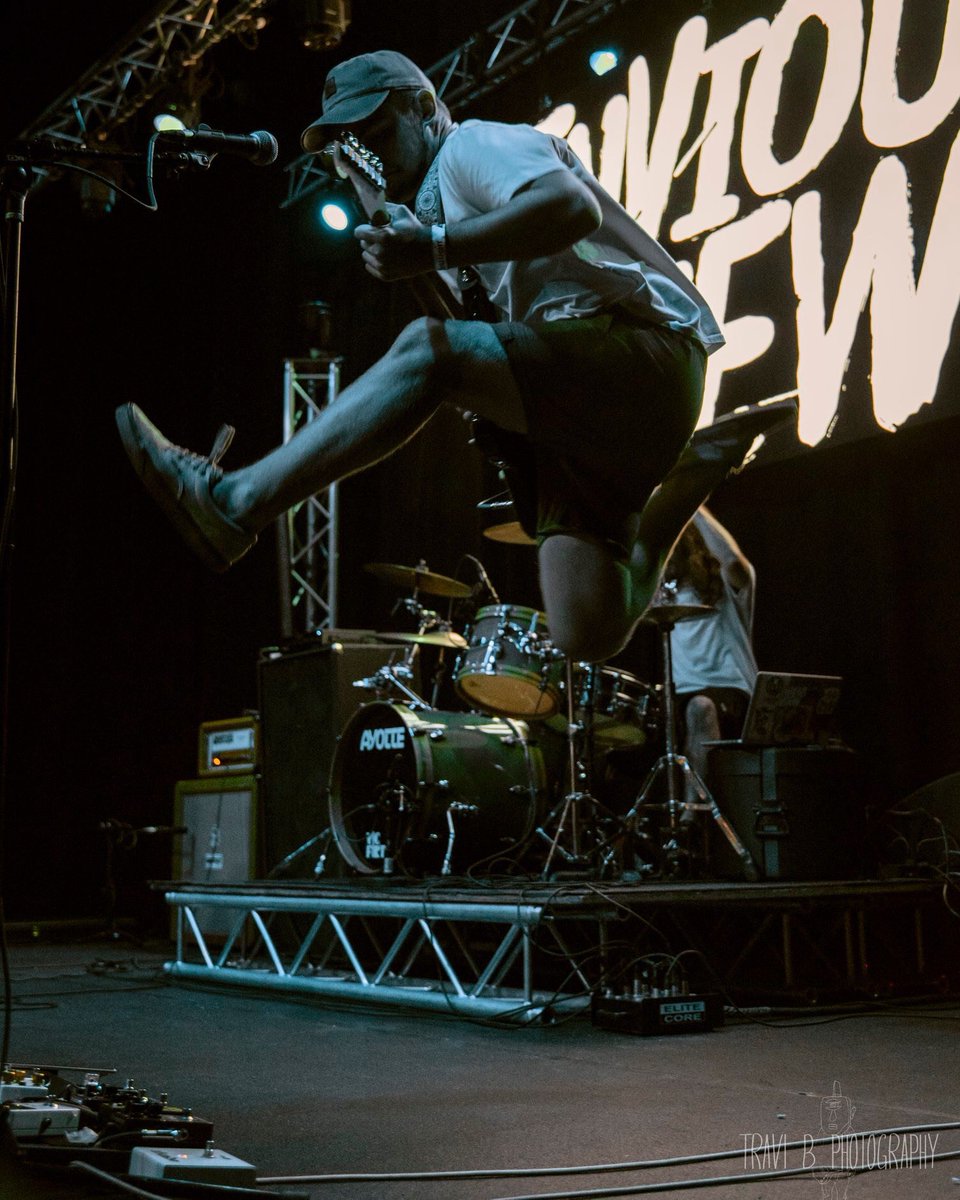 EnviousView's tweet image. AUGUST 29th is coming up fast! Don’t miss your chance to see @redjumpsuit and @eyessettokill w/ support from @flashinglightsband and yours truly in JOPLIN, MO! Tickets are on sale now; do not hesitate! 
-•Envious View•-
📸: @travi_b (👈🏻follow him)