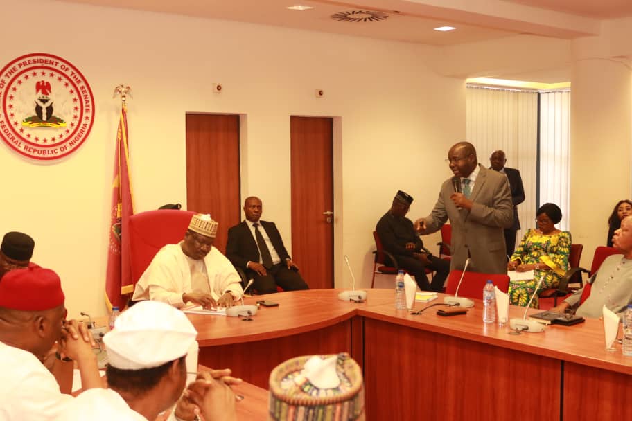 fonlanenergymag's tweet photo. @NGRSenate Senate President, Ahmed Ibrahim Lawan, MD/CEO, Transmission Company of Nigeria @TCN_NIGERIA Usman Gur Mohammed (standing) and some other members of the Senate during the presentation of TCN's achievement  report to the leadership of the Senate https://t.co/qtoGOSv2Xj