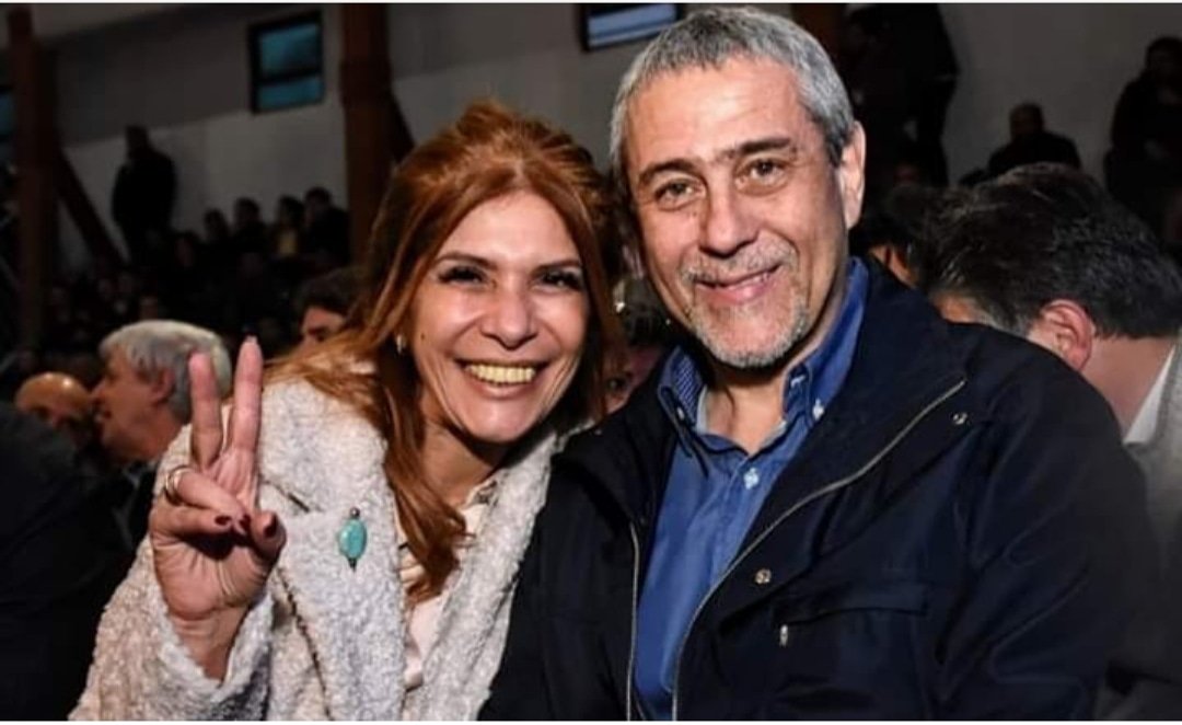 simplementepas's tweet photo. #EsConTodos Acompañarlos y quererlos siempre !Hablame de lealtad de amor de lucha de militancia !Somos Avellaneda Cuna de la Resistencia !Gracias Ferra y Magda por cumplir sueños !#EsConTo☀️s #HayFuturoParaTodos #VotoPorTodos #FernandezFernandez #Ferraresi los quiero ✌ https://t.co/FCWLRZc9to