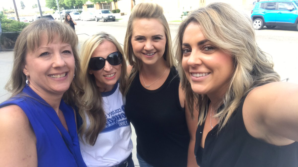 JaclynHeadrick's tweet photo. “Being a teacher is not a superpower; the way we teach is.” @gcouros We cannot wait to bring this mindset into our classrooms! @coco_bond007 @colonyoak1 #RiponUSD #colonyoak https://t.co/aDL4LfPQbT