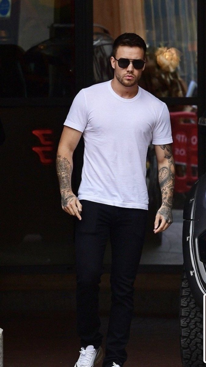 hsrryfineline's tweet photo. MEU DEUS, LIAM?? 

PQP QUE HOMEM GOSTOSO https://t.co/ZWbX00QWb0