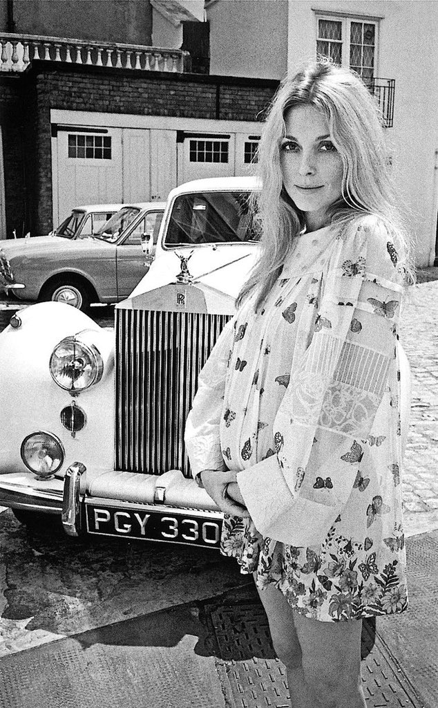 yslsoul's tweet photo. On this day, exactly 50 years ago, Sharon Tate was brutally murdered by Charles Manson’s family. She was only 26 and 8 and half months pregnant when she died. She managed to become a very well-known actress and model. She was a fashion icon. https://t.co/10wdSmoDvL