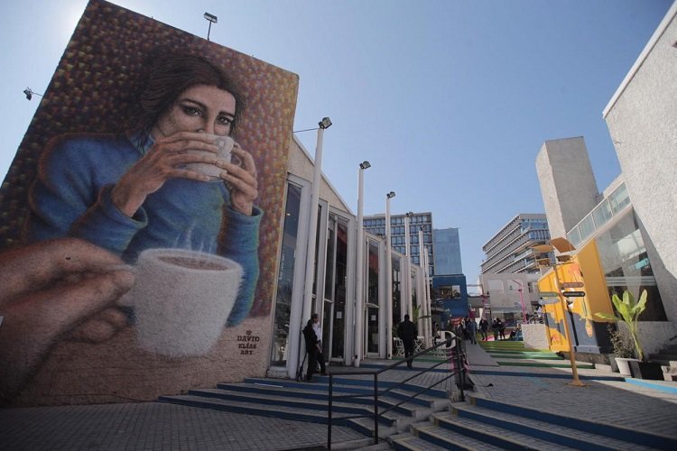 ¡Abrimos las puertas! Te esperamos desde hoy y hasta el 1 de septiembre en #CasaFOAChile 2019. No te pierdas el renacer del paseo San Damián a cargo de grandes talentos del interiorismo, diseño y arquitectura que exponen increíbles espacios inspirados en el coliving