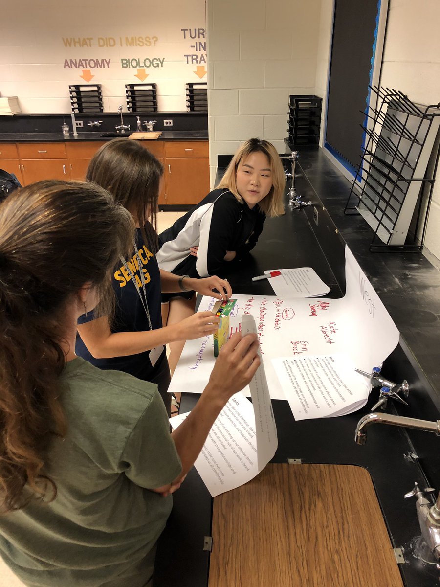 MrGuy_SenecaHS's tweet photo. AGLA team building activity. Compass Activity. What direction are you? #northrules @SenecaPrincipal @Seneca_High @Ms_SJohnson @Seneca_Coach @AcademiesofLou https://t.co/nh9gLt5uBg