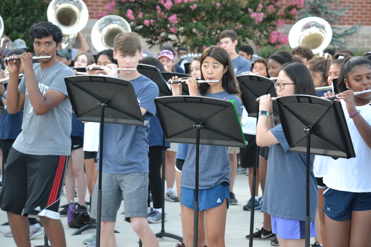 LCPSOfficial's tweet photo. LCPS Welcomes Teacher Class of 2019, https://t.co/O5XxAUJ2sR #LCPS #Loudoun https://t.co/3omJqPD9H8