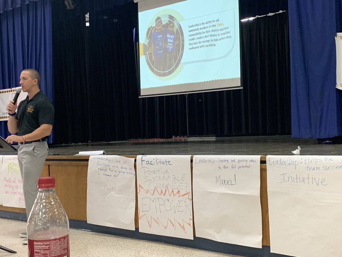 MrMendoza_Band's tweet photo. Itโs been a a great morning at @pirateriffic learning about the #energybus and getting fueled up for the coming year! #bestcampus #ShepherdStrong https://t.co/dxBDV5XPXR