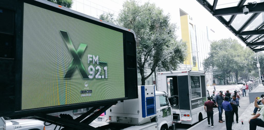 Radio_XFM's tweet image. Nos encuentras en el lugar Xacto #xfm #radio #PepsiCenter #xboy