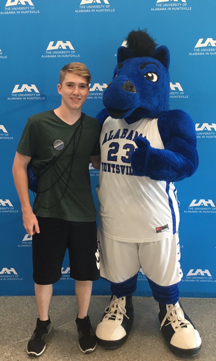 vaughn_kj's tweet photo. Welcome to the #chargerfamily. New student orientation is completed. @UAHuntsville #uah23 #uahnso #uahnso23 https://t.co/jiXNbxU5Ba