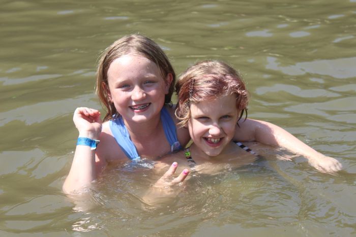 YCampTipp's tweet photo. Anyone else missing their camp friends already?? Keep in touch even when it's not summer - send your friend a postcard and start a pen pal!

#CampFriends #SummerCamp #YMCACamp #OvernightCamp https://t.co/rxYy9w2m9s
