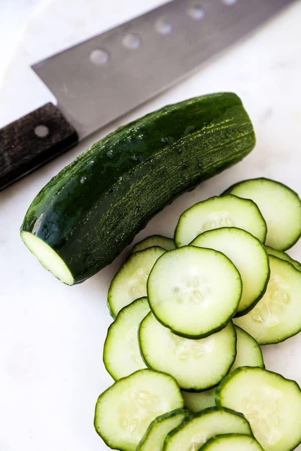 misspickledplum's tweet photo. Serve this #spicy and smoky #Korean Cucumber #Salad as a side (banchan) at your next Korean #BBQ feast or backyard #cookout!
10 minutes from start to finish 👏💥🥗
Get the Recipe 👉 https://t.co/SvwgD13Q8m https://t.co/vbVwhObZdW