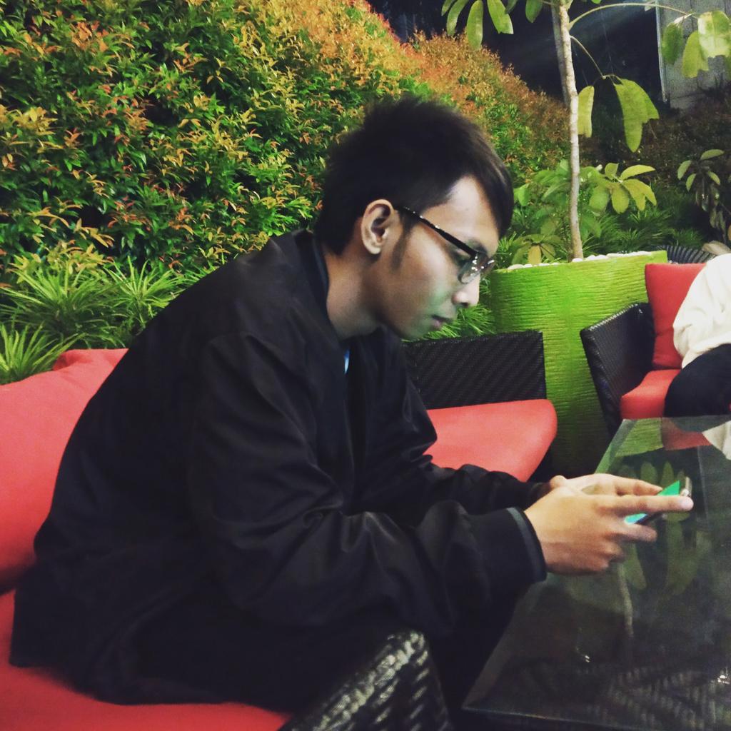 erdyfakhri's tweet photo. Nunggu nunggu ditawarin niorr 🤭 https://t.co/ZXL0kpReeM
