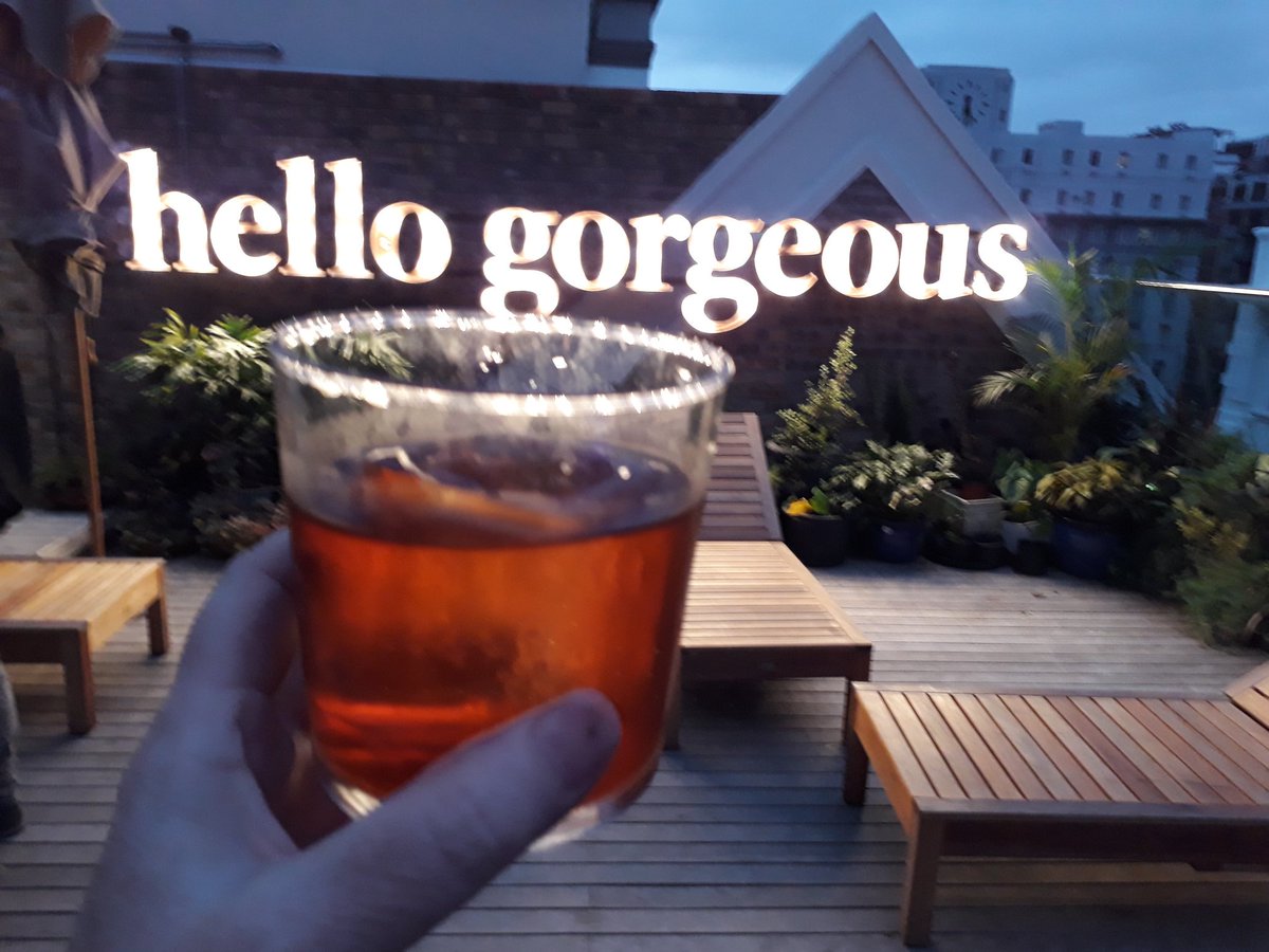 FionaMcDonaldSA's tweet photo. Just for you @Winesalittle ..and @Winbeebee Negroni on an inner city rooftop poolbar. Friday night could be worse! #ableforthsglobaltakeover #weekwellspent @BathtubGinZA https://t.co/186KuXvGRT