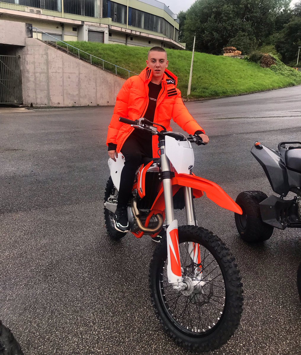 <a href="/OfficialAitch/">Aitch</a> - Taste (Make It Shake) (Prod. By <a href="/whoswhyjay/">whYJay</a> ) Is No.8 On <a href="/officialcharts/">Official Charts</a> 🏆 Thank You For Everyone Supporting ❤️