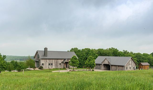 JLFDesignBuild's tweet photo. This peaceful, modern farmhouse in upstate New York with aluminum accents, paned windows and barnwood walls pays homage to the surrounding forest.
.
.
.
#jlfarchitects #jlf40years #bigdsignature @audreyhallphoto #architecturephotography #architects #barn… https://t.co/e5szwFptjS https://t.co/YwUc2lYeLK
