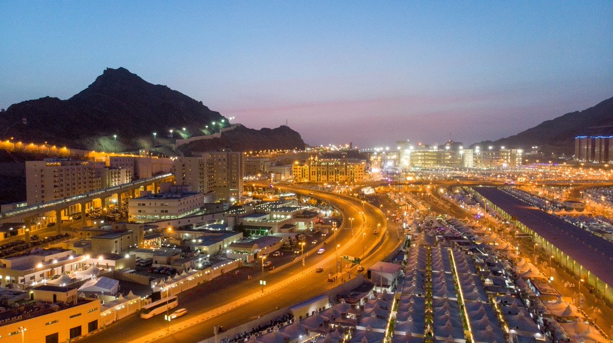 arabnews's tweet photo. PICTURES: Night falls on the tents hosting pilgrims in Mina for #Hajj2019 ahead of the journey to Mount Arafat on Saturday https://t.co/jPotUiujhx https://t.co/eYARjGJ6S5