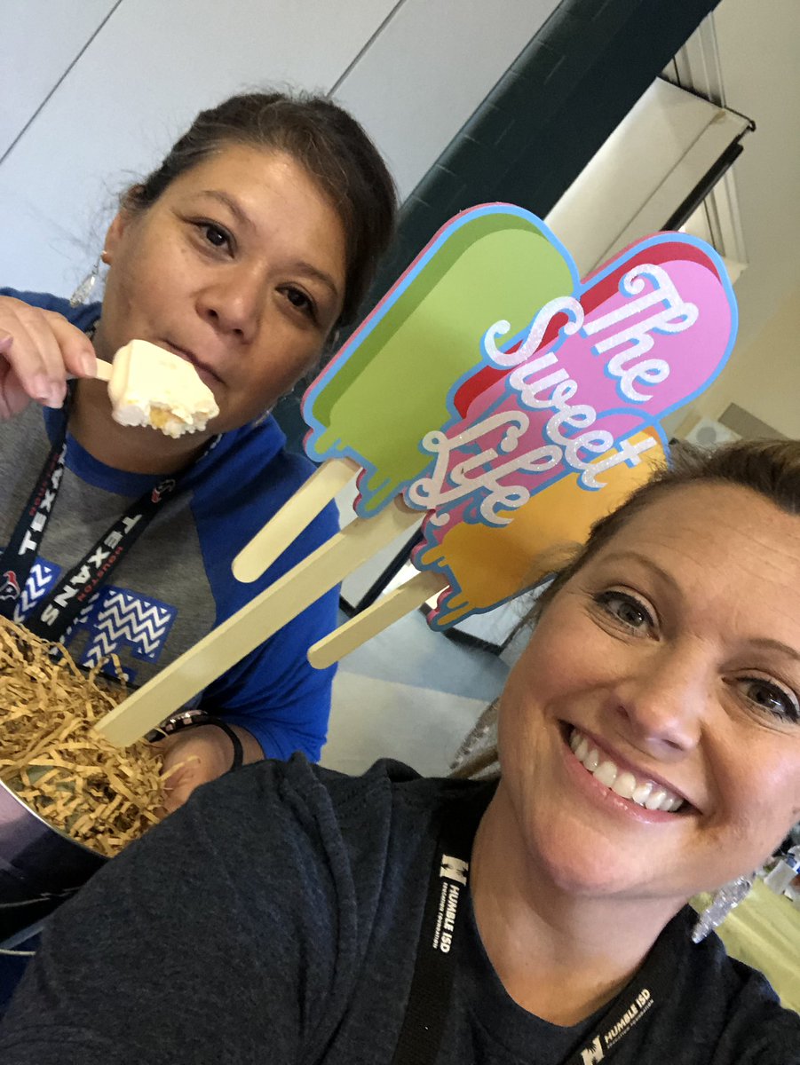 MrsW_5thLE's tweet photo. Pure deliciousness from @DWEPTA1 and @Pacopops1 !! Yummy treats from fantastic peeps! @HumbleISD_DWE #teacherlove #anythingispopsicle #almostschooltime https://t.co/uGE5vfr2dv