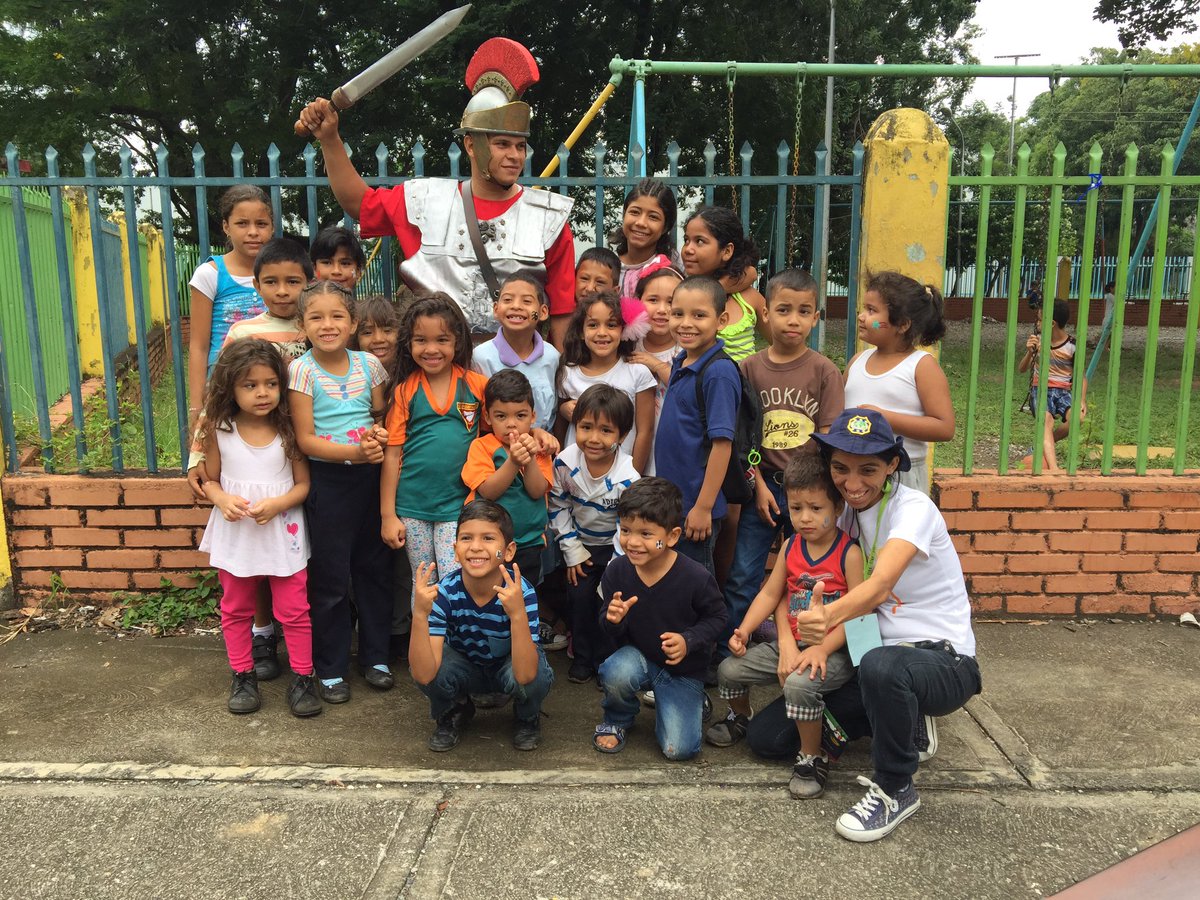 IglesiaZs's tweet photo. Con los más pequeños también #CercaDeTi2019 #CercaDeTiVzla https://t.co/xbFzxPHwMf