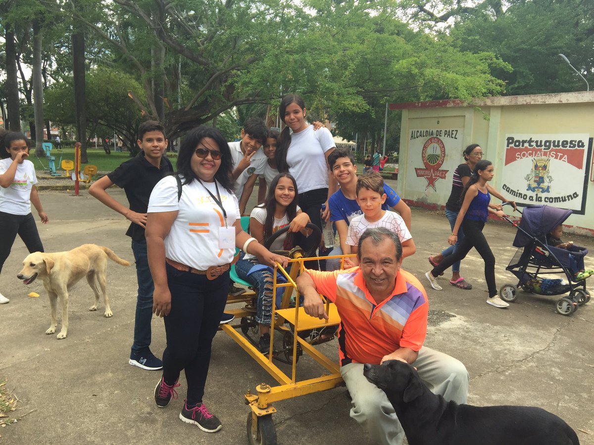 IglesiaZs's tweet photo. Con los más pequeños también #CercaDeTi2019 #CercaDeTiVzla https://t.co/xbFzxPHwMf
