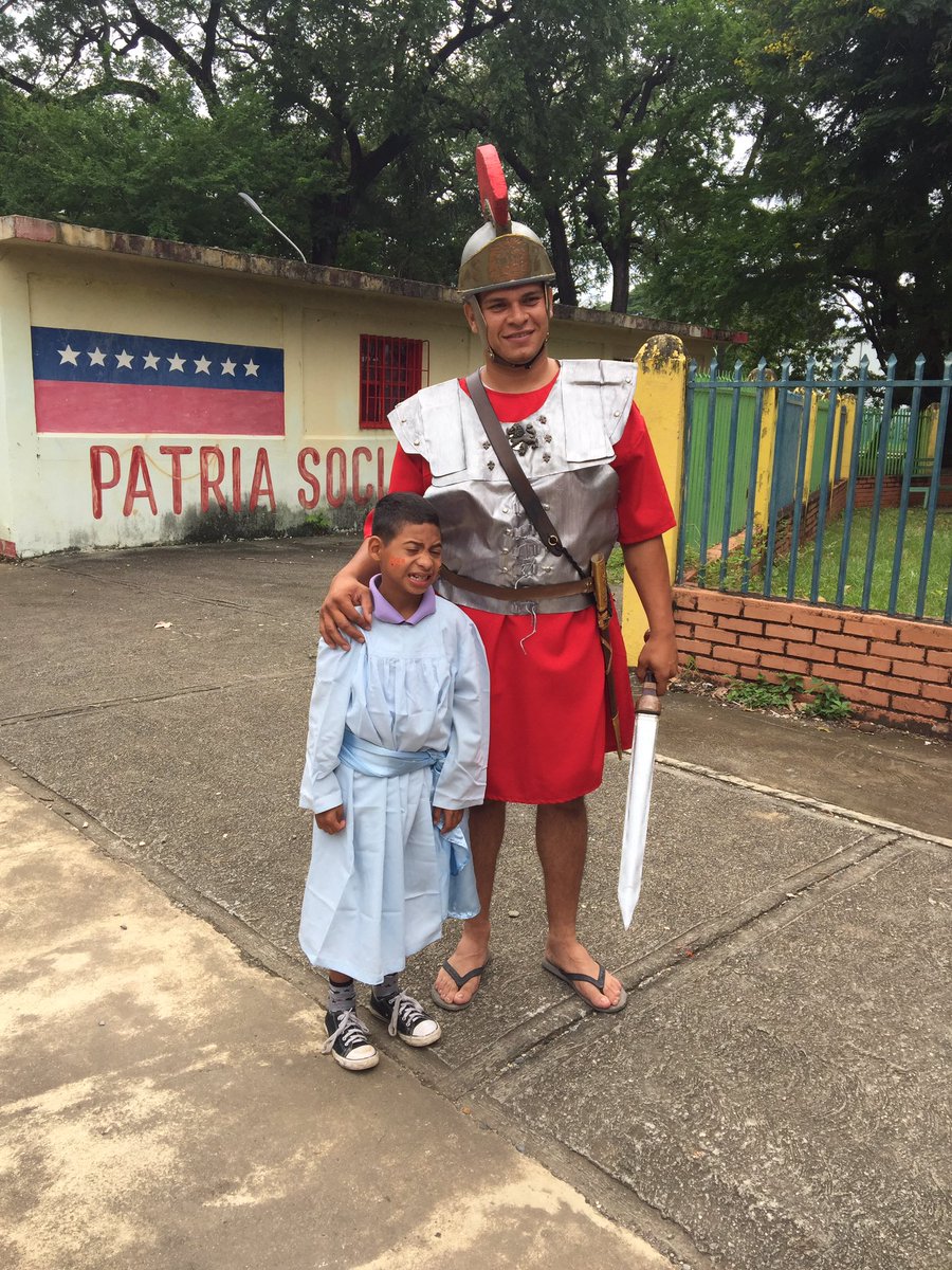 IglesiaZs's tweet photo. Con los más pequeños también #CercaDeTi2019 #CercaDeTiVzla https://t.co/xbFzxPHwMf
