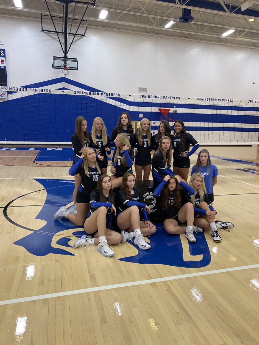 SpringboroVB's tweet photo. Picture day! #checkthehair https://t.co/6vDiTZDUH3