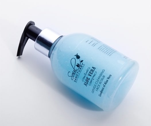 Zillonlife_GL's tweet photo. Celebrate the beautiful bond of a brother-sister relation this Raksha Bandhan by gifting your sister what she loves. Here is a list of our Soul Sanctuary products that you can choose for your sister.

https://t.co/Pd0zkTKW9Q

#SoulSanctuary #skincare #skincareroutine #beauty https://t.co/iqjp6gqfDo