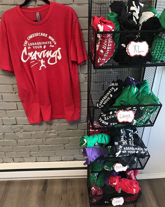 TheCheesecakeN1's tweet photo. We don’t do this nearly enough.  Next person to come in and mentions this post gets a free Teeshirt.  #thecheesecakeninja
##assassinateyourcravings  #yum #yummy #delicious #ilovecheesecake #instafood #nomnom #scratchmade #love #eatyourfeelings #missourifood #capegirardeau #p… https://t.co/gZnq3l6Lgz