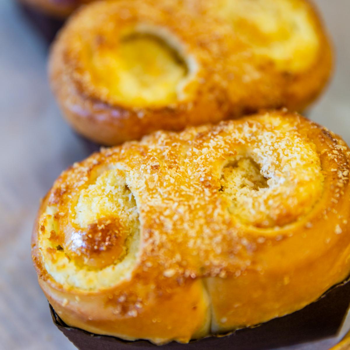 KeeWahBakerySF's tweet photo. A picture may last longer, but the real thing tastes better. https://t.co/PLSe4nKaPg