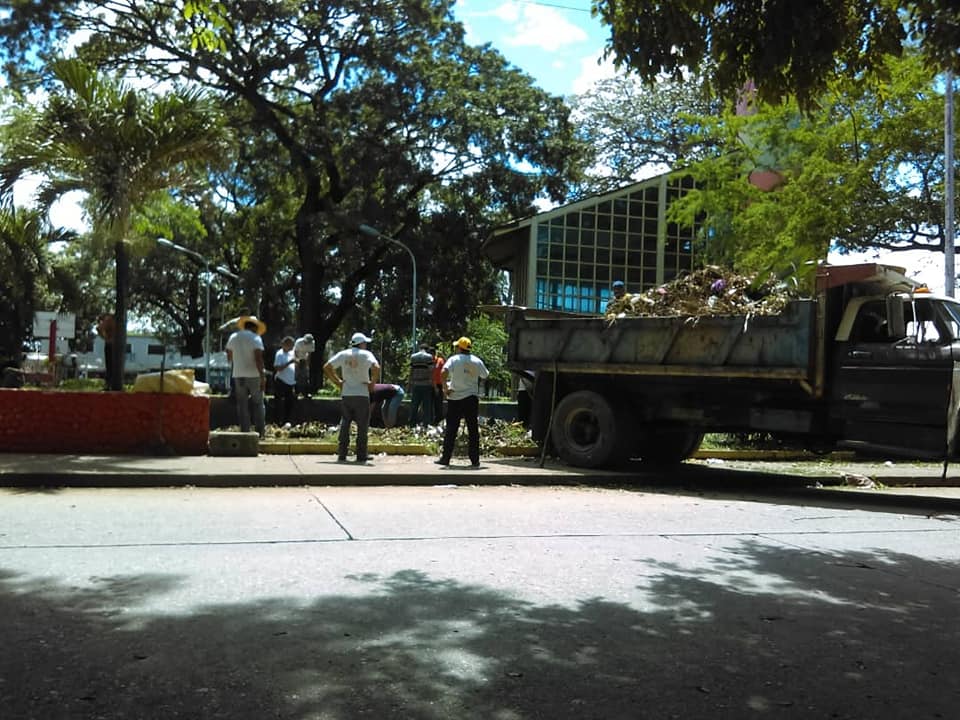CercaDeTiVzla's tweet photo. 👉Durante este #CercaDeTi2019 decenas de espacios públicos fueron recuperados mediante las jornadas de limpieza🧹🧼

📍Guanare, Estado Portuguesa. https://t.co/NPz9eWzSDa
