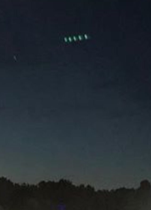 JamesBaronUK's tweet photo. @richardashcroft Being monitored by a UFO there Rich. https://t.co/GR3cWRWLyE